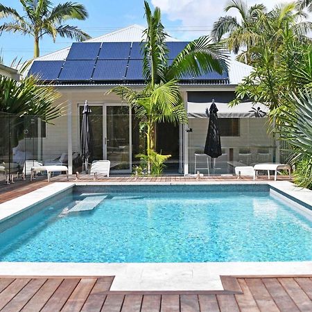 Byron Palms Guesthouse & Spa - Adults Only Byron Bay Exterior photo