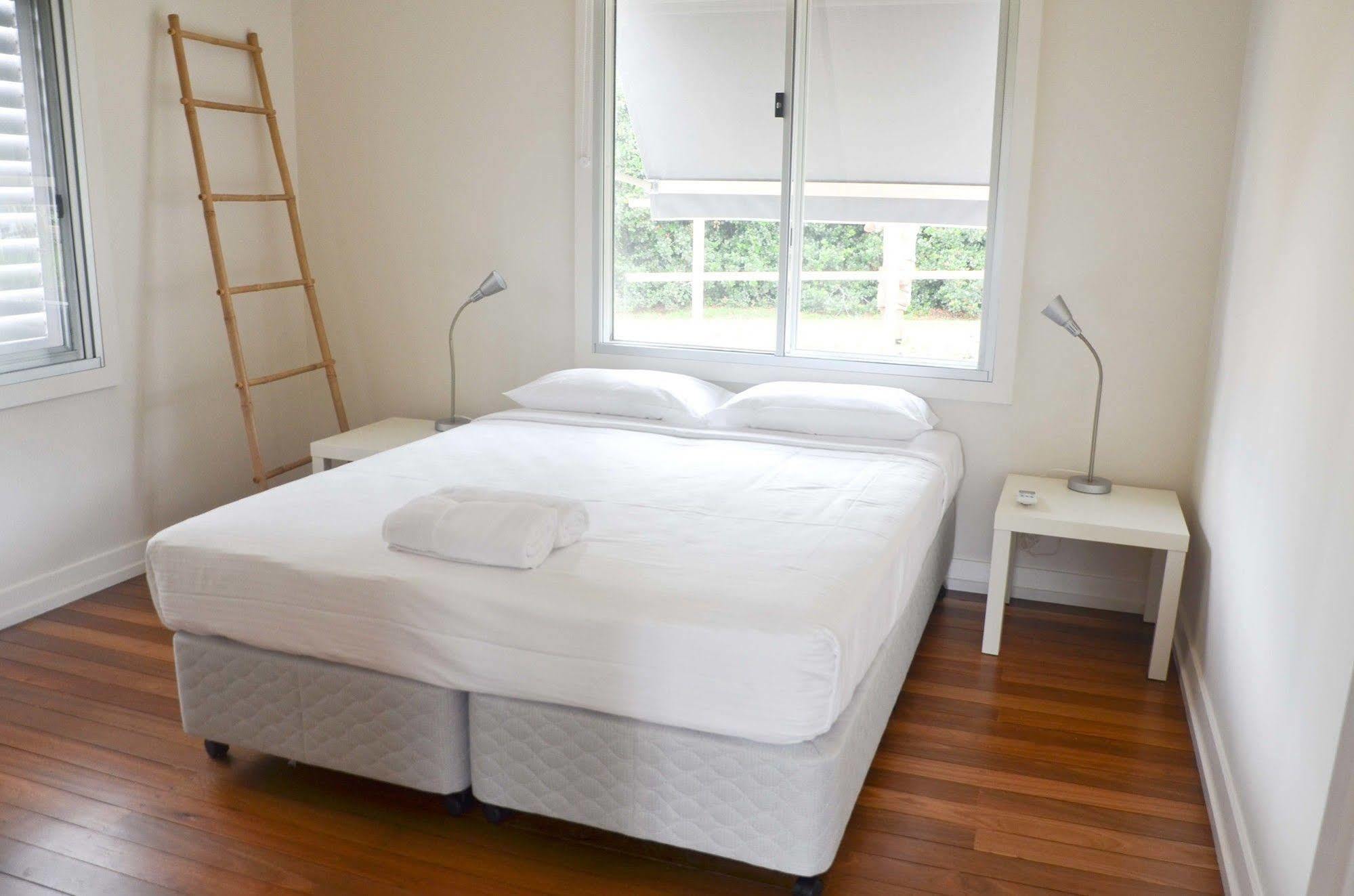 Byron Palms Guesthouse & Spa - Adults Only Byron Bay Exterior photo