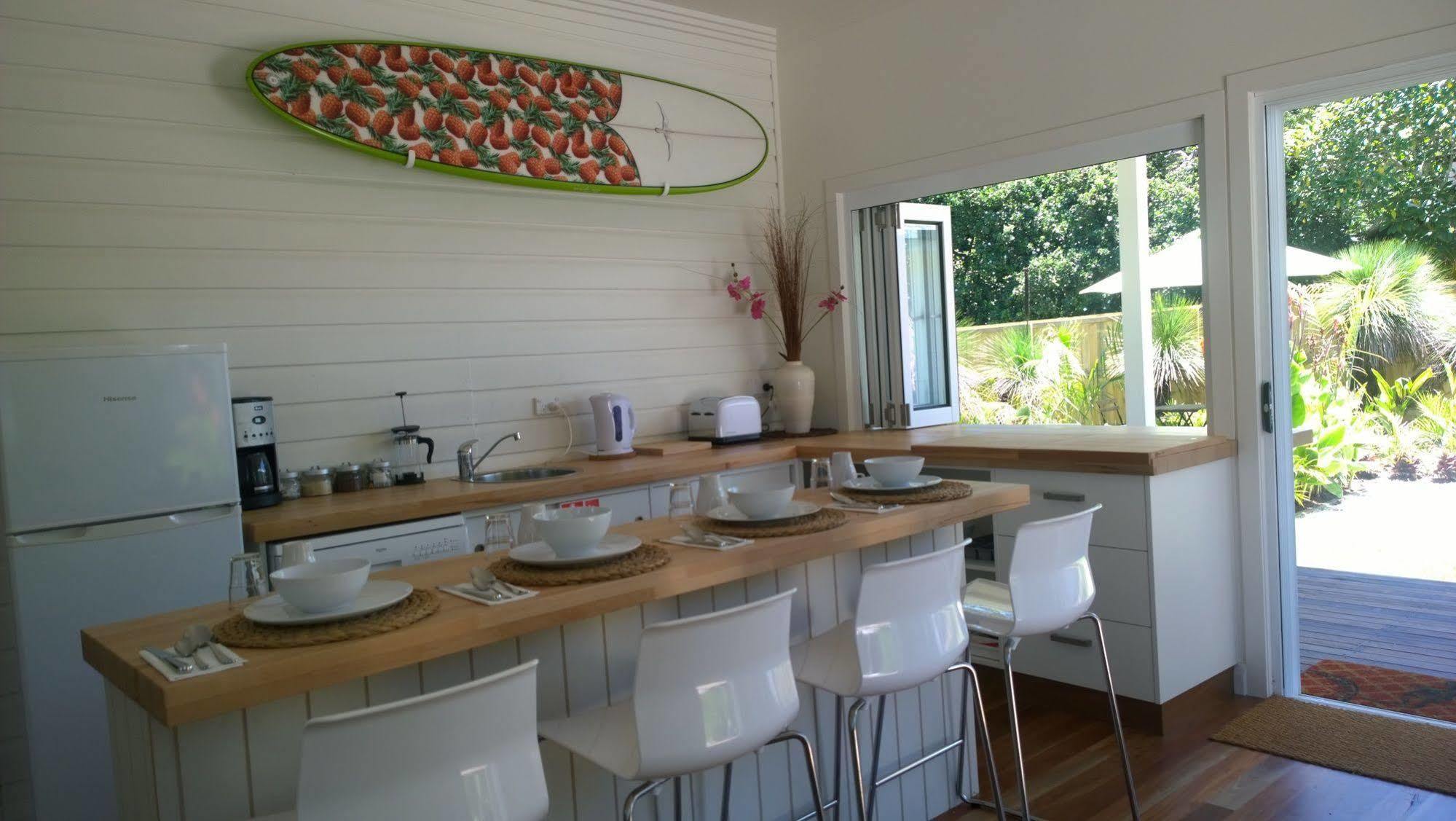 Byron Palms Guesthouse & Spa - Adults Only Byron Bay Exterior photo